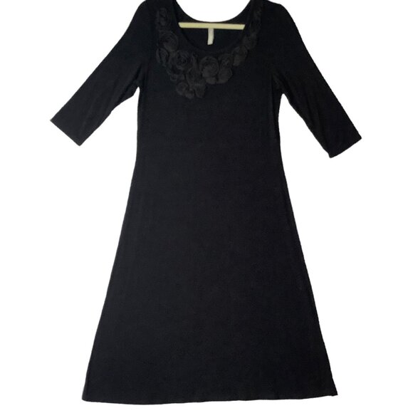 Hanna Andersson Dresses & Skirts - Hanna Andersson Rose Floral Neckline Knit Detail Midi Dress Women Black‎ Medium